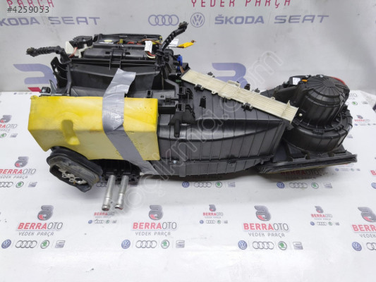 AUDİ A4 A5 KALORİFER KAZANI 8T1820005S 2008-2015