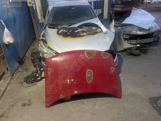 Citroen Berlingo ön kaput
