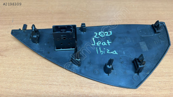 6F1857086 2021 SEAT IBİZA GÖĞÜS YAN KAPAK