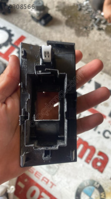 74271-02620 toyota corolla 2018 arka sağ kapı cam açma düğme