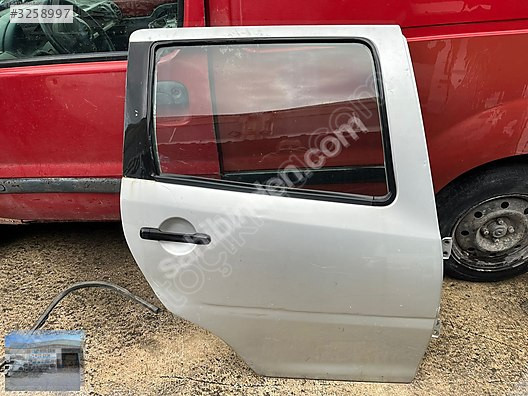 OTO CEM DEN DAİHATSU YRV ÇIKMA SAĞ ARKA KAPI