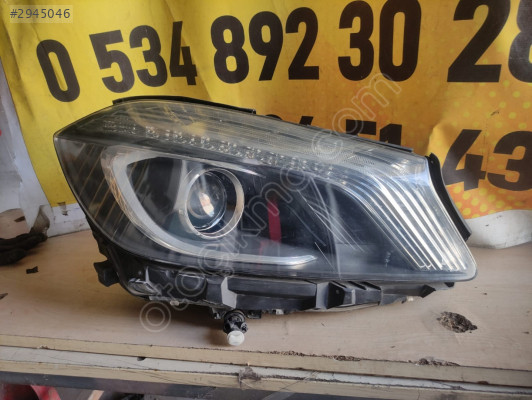 Mercedes W176 sağ far.