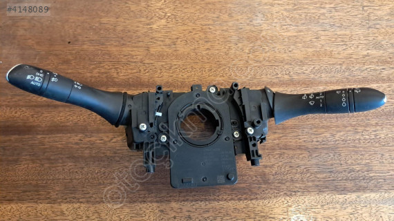 Renault Megane IV Far Silecek Kolu 255678341R