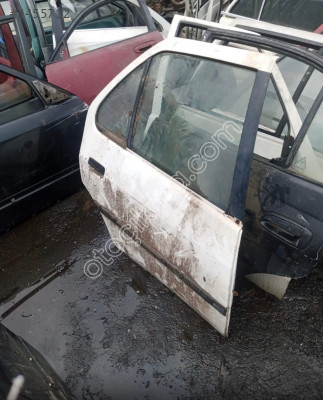 Peugeot 306 sağ arka kapı