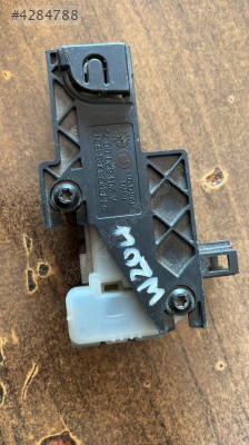 MERCEDES W204 W212 A2048200072 DEPO KİLİT KAPAĞI OTO FEDAİ