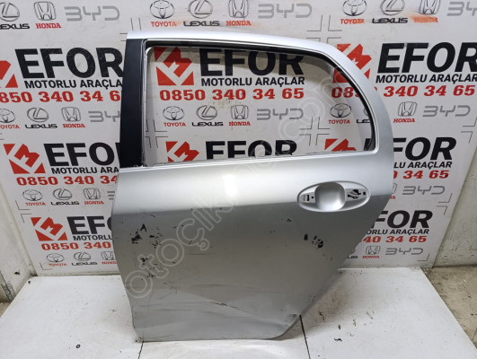 TOYOTA YARİS SOL ARKA KAPI ÇIKMA ORİJİNAL PARÇA