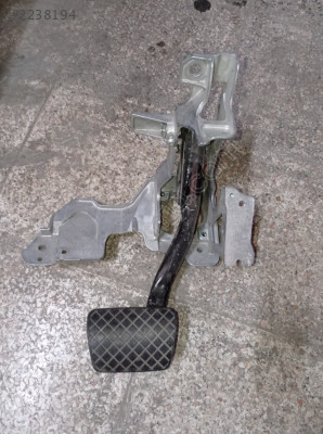 8W1723117B 16-19 A4 ORJ. ÇIKMA FREN PEDALI