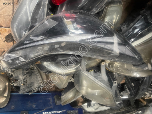 Hyundai Elentra sağ ön far lambası