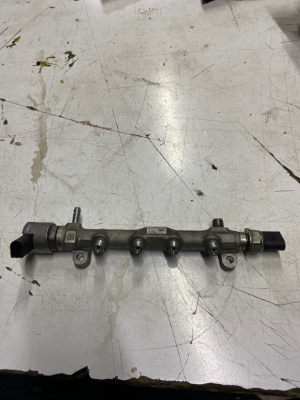 04L089G-VW Passat B8 CLH Rail Borusu Orjinal Çıkma