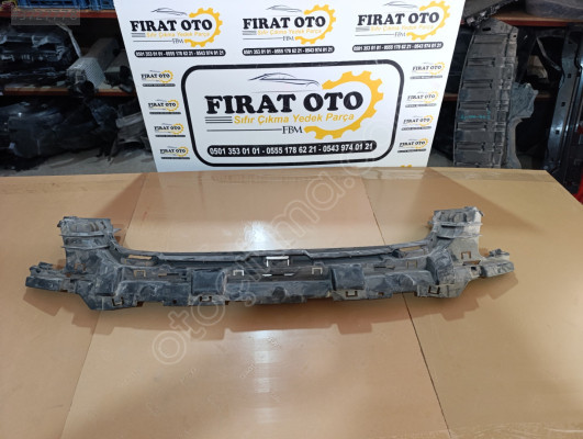 8M51 17E778 AE FORD FOCUS 09> ÖN TAMPON İÇ ORTA BRAKETİ