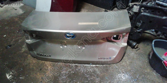 Toyota Corolla hybrid bagaj kapagı çıkma