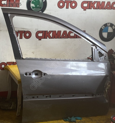 Renault Clio 3 Modeli İçin Sağ Ön Kapı Çıkma Parçası