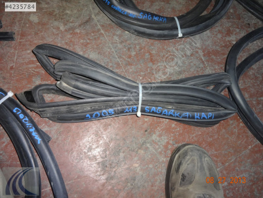 MAZDA 3 2005 ÇIKMA SAĞ ARKA KAPI FİTİLİ