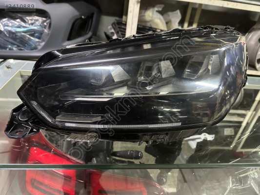 Peugeot 2008 ön sol far ful letli yeni kasa