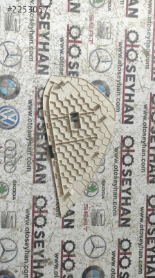 3G1858248C Passat b8 göğüs sağ yan kaplaması