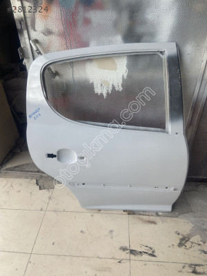 Peugeot 207 sağ arka kapı