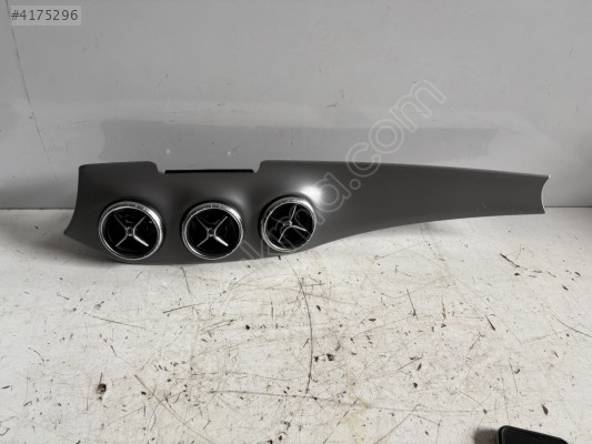MERCEDES CLA 117 KASA KALORİFER HAVA NOZUL VE ÇERÇEVE