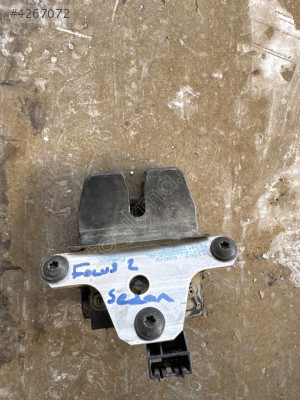 Ford Focus iki sedan arka bagaj kilidi