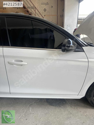 Opel Corsa F 2023 Sağ Ön Kapı Hatasız Komple GM