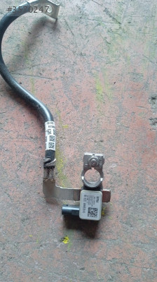BMW G30 EKSİ (-) KUTUPBAŞI 6121 6840519-01