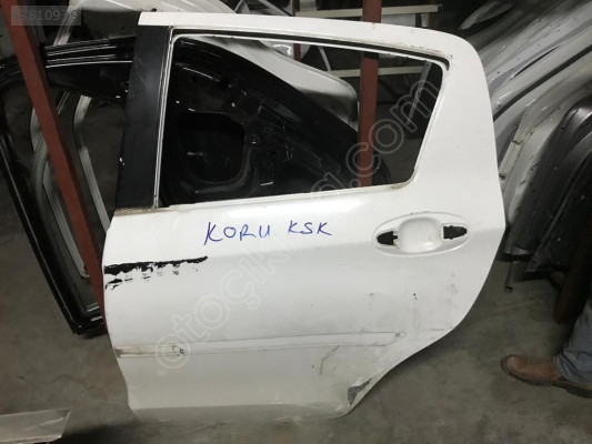 2013 toyota yaris sol arka kapı