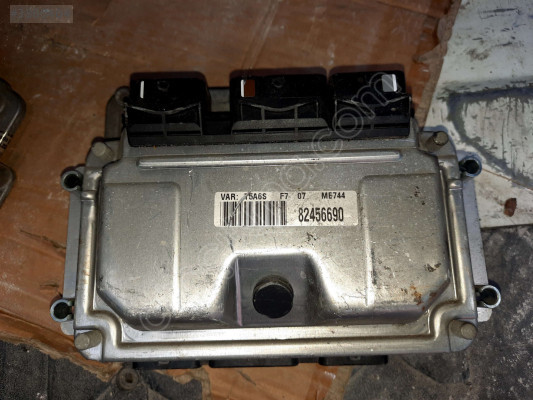 Peugeot 307 beyin - 82456690 - ME744 - T5A6S