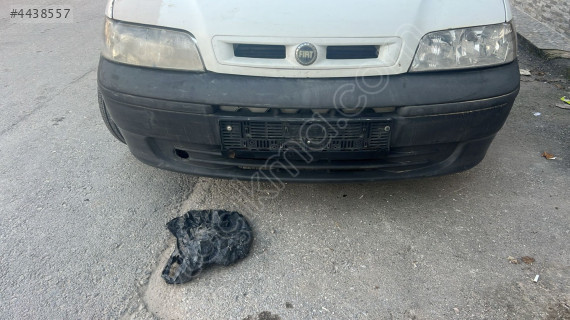 Fiat strada ön. Tampon