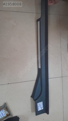 W203 SAĞ ÖN KAPI EŞİK BAKALİTİ A2036800835