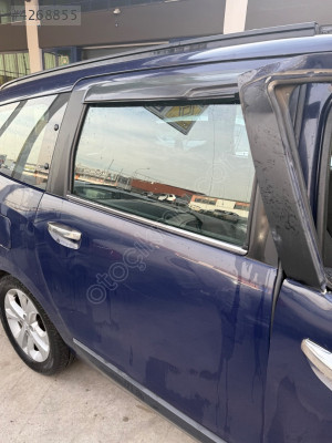 Dacia Lodgy sağ arka kapı