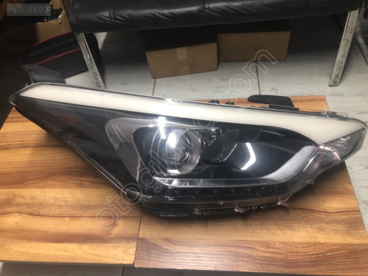 Hundai i20 sağ letlii far