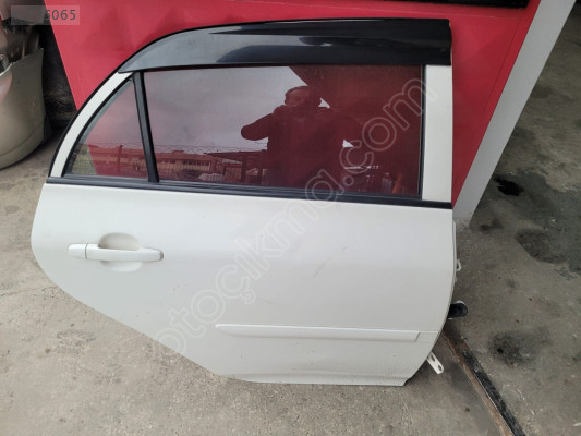 2008-2011 ARASI TOYOTA COROLLA SAĞ ARKA KAPI