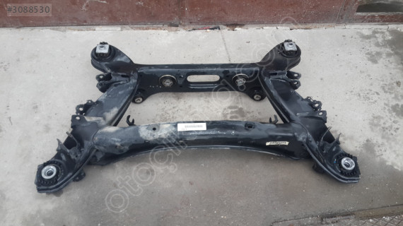 Mercedes C 204 TRAVERS ARKA BEŞİK A2043501701