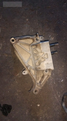 Hundai Accent  1.5 CRDi 3 silindir motor üst kulak braket yedek