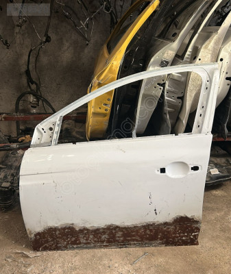 Renault Megane 4 Modeli İçin Sol Ön Kapi - Oto Çıkma Parça