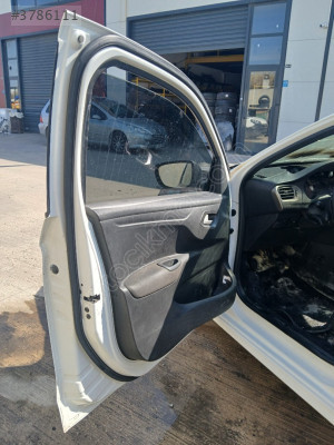 Peugeot 301 çıkma sol ön kapı