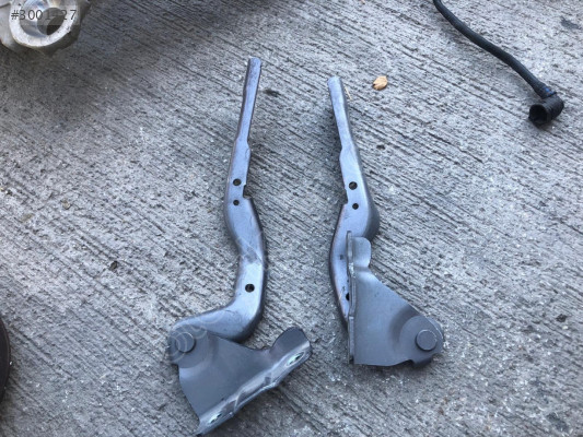 CHERY TİGGO 7 PRO SAĞ-SOL KAPUT MENTEŞESİ J26-8402030/2040