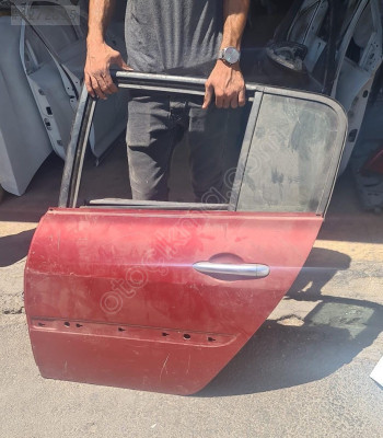 RENAULT MEGAN 2 HB KIRMIZI SAĞ SOL ARKA KAPI ORJINAL DOLU