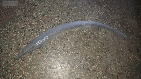 2000-2007 Volvo XC70 sağ arka çamurluk koruyucu dodik
