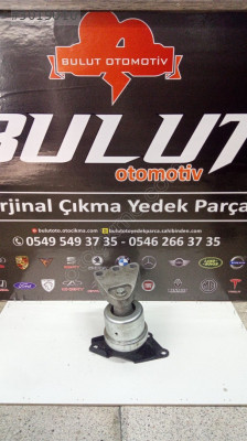 VW TRANSPORTHER T5 MOTOR KULAĞI SAĞ ORJİNAL ÇIKMA