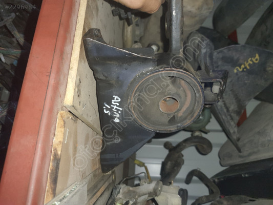 MAZDA 323F 1.5 MOTOR KULAĞI ORJİNAL ÇIKMA