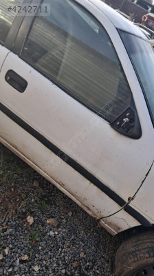 OPEL VECTRA A SAĞ ÖN KAPI.OTO ERKAN ÜNYE