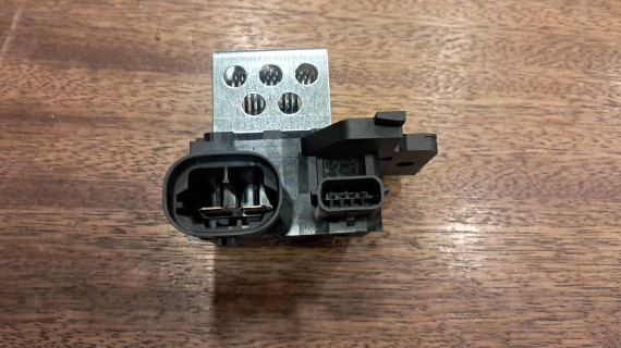 Renault Clio IV Fan Motor Rezistansı 255503792r