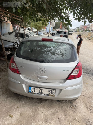 Opel Corsa D benzin deposu