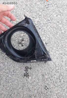 Toyota Corolla sol sis farı çerçevesi