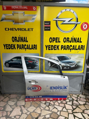 Opel Corsa d çıkma sağ ön kapı