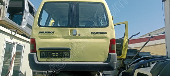 Peugeot partner bagaj kapağı