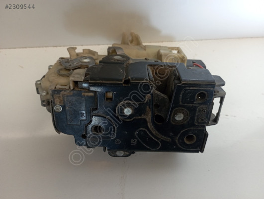 WW Passat 2001-07.Sol ön kapı kilidi