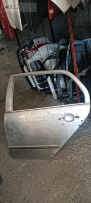 Skoda Fabia sol arka kapı