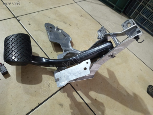 AUDİ A6 FREN PEDALI