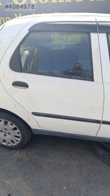 Fiat Albea sağ arka kapi